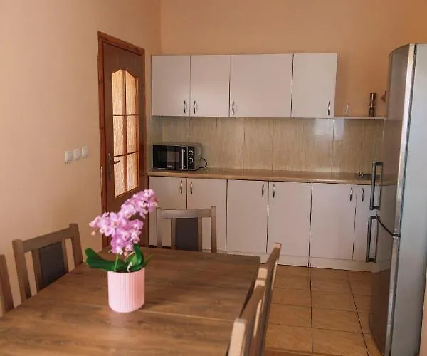 Lesna Oaza Дом отдыха *